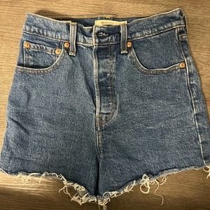 Levi’s Rib cage shorts